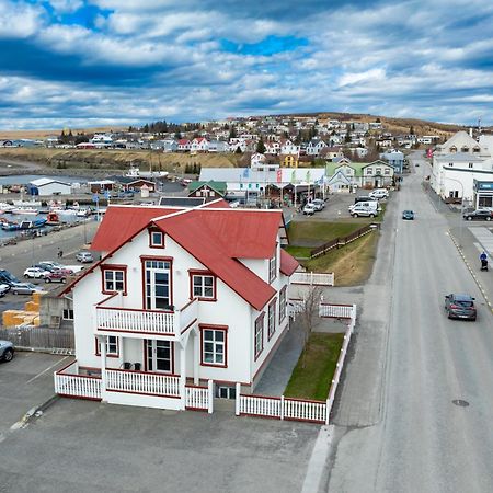 Bjarnabúð Apartment Husavik Bagian luar foto