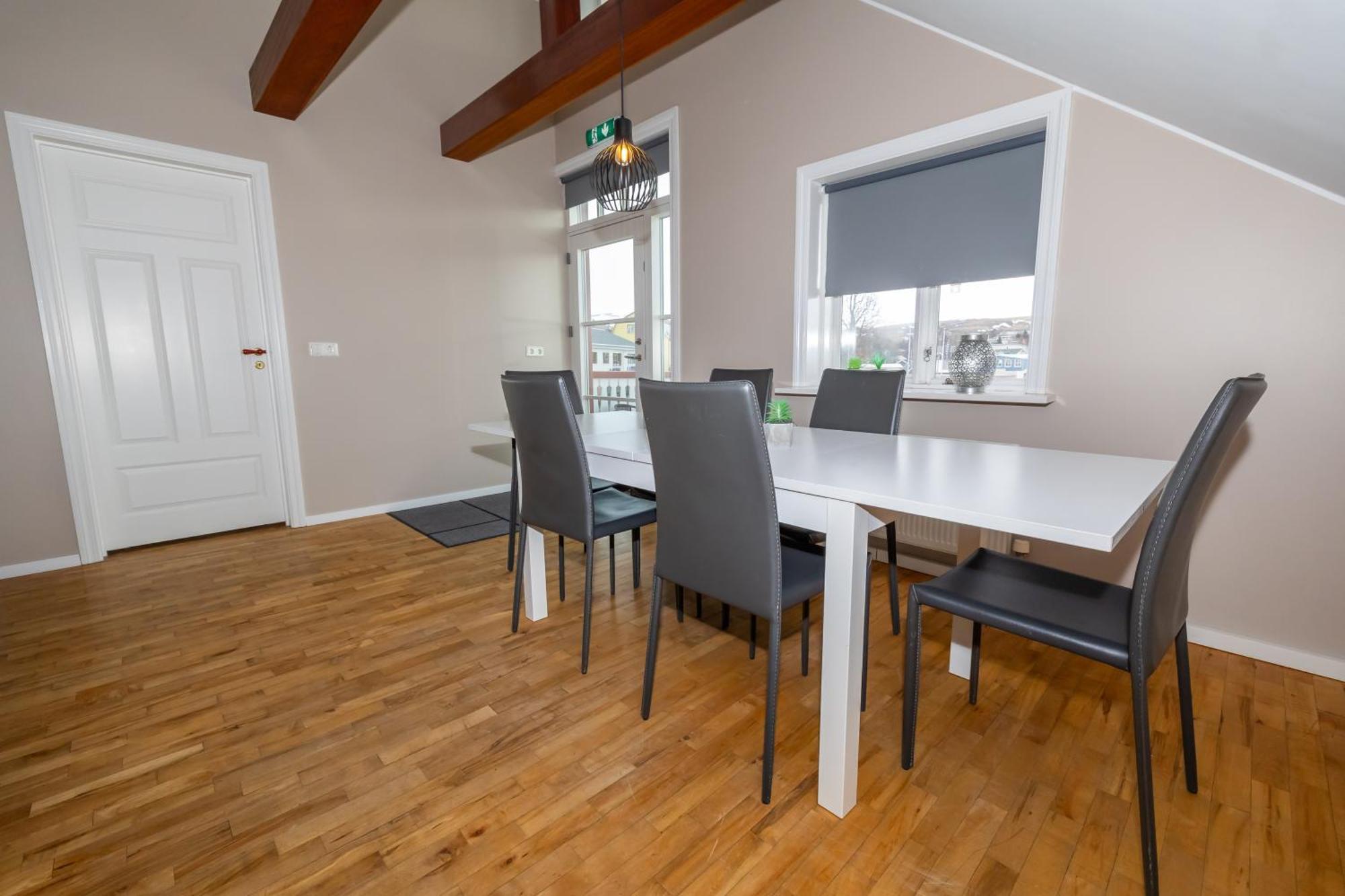 Bjarnabúð Apartment Husavik Bagian luar foto