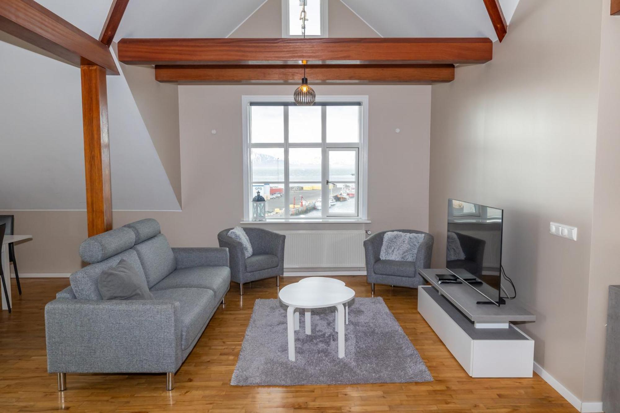 Bjarnabúð Apartment Husavik Bagian luar foto