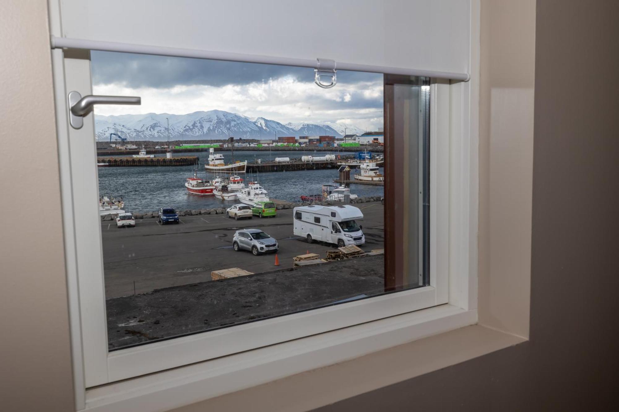 Bjarnabúð Apartment Husavik Bagian luar foto