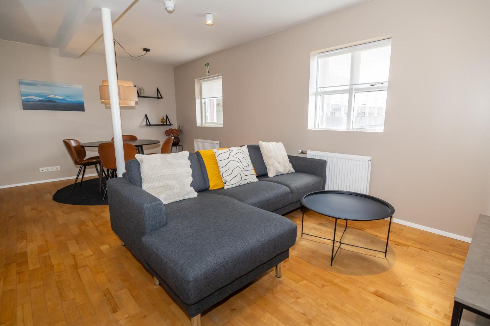 Bjarnabúð Apartment Husavik Bagian luar foto