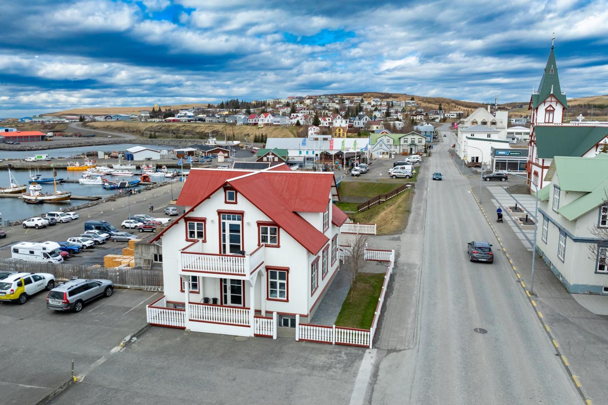 Bjarnabúð Apartment Husavik Bagian luar foto